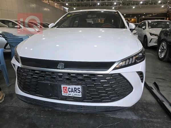 بی وای دی Qin Plus 2025  بۆ فرۆشتن لە عێراق -  بەغداد
